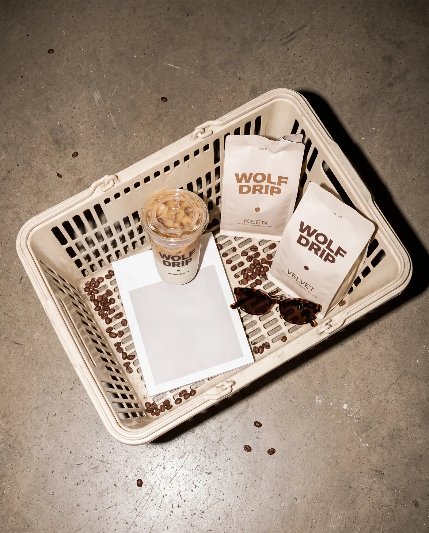 バスケットに入れたコーヒーバッグ